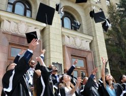 Студенты медицинского факультета ХНУ