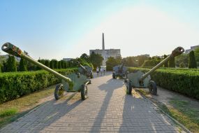 Guns on the alley in the Black Sea