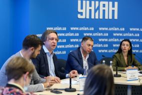 Mykhaylo Kukhar, Andriy Brodskyy, Kseniya Orynchak