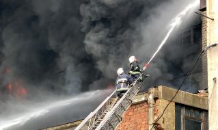 The fire in the production building of LLC "Rozma" in Chernivtsi