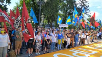 Share "hands off the language!" near the Verkhovna Rada in Kiev