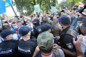 A fight between protesters and police near the Verkhovna Rada