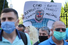 Protesters in medical masks