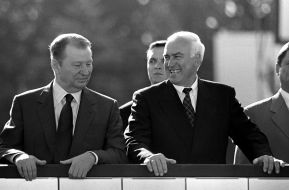 Leonid Kuchma and Valeriy Pustovoytenko