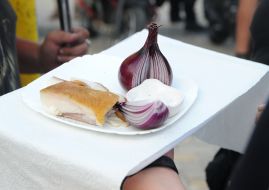 Lard and onions on a plate