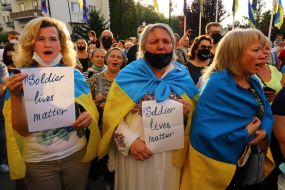 Protest against the truce, "Our army - the guarantor of peace, and the Russian occupier" near the Office of the President