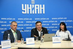 Roman Brodosa, Vadym Kruhlyakov and Olha Kruhlyakova