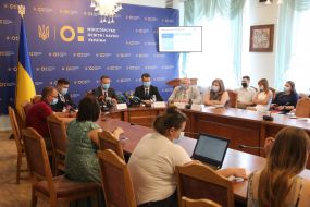 Briefing participants