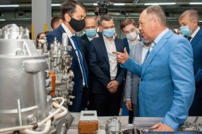 Dmytro Razumkov and Viktor Popov