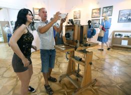 Exhibition project "From optical illusion to digital reality"