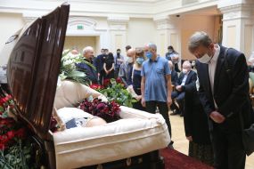 Farewell ceremony with Academician Boris Paton.