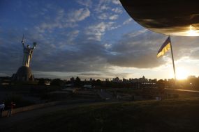 The largest flag of Ukraine was raised in Kiev