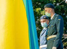 Військовослужбовці