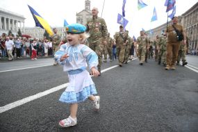 Ruslan Borovik with his daughter Ana