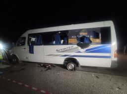 A bus that was fired upon on the Kyiv-Kharkiv highway