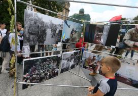 Exhibition of photographs from Ilovaisk