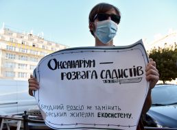 Vegan picket against the oceanarium in Lviv