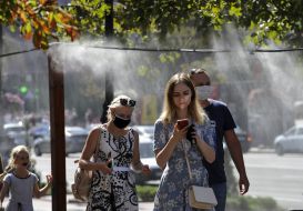 Splashes from refreshing spray frames