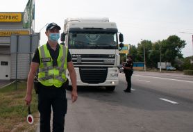 Point of weight control of heavy goods vehicles