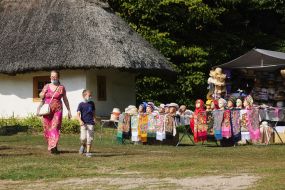 Осенняя ярмарка народного искусства и ремесел в Национальном музее народной архитектуры и быта Украины