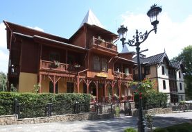 Villa "Under the Mother of God"