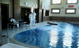 Swimming pool in the resort complex "Chalet Graal"