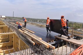 Construction of a bridge in Zaporozhye