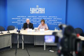 Viktor Shyshkin  and Tetyana Kostina