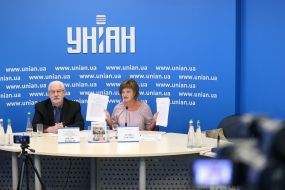 Viktor Shyshkin  and Tetyana Kostina