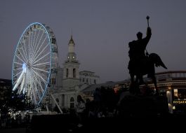 Ferris wheel on Kontraktova Square