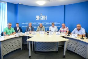 Участники пресс-конференции