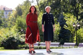 Yevheniya Kuleba, Iryna Vereshchuk