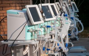Devices of artificial ventilation of lungs