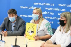 Геннадій Євсев’єв, Олеся Перепеченко, Ніна Єсєєва