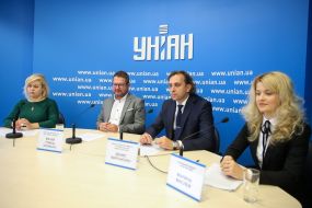 Iryna Holovatenko, Machey Tomash Zyelinski, Denys Myronenko, Maryna Masley