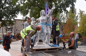 Sculptural composition in the Zaporozhye park