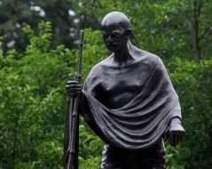 Monument to the philosopher Mahatma Handi