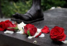 Monument to the philosopher Mahatma Handi