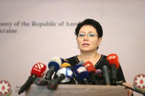 Elmira Akhundova