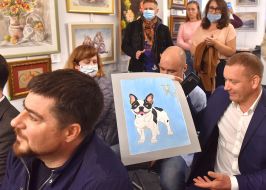 Charitable auction of children's drawings within the project "World without Cruelty" in Zaporozhye