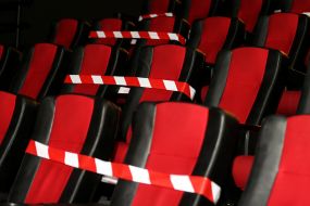 Special markings to maintain social distance in the cinema
