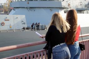 Royal Navy destroyer "Dragon"