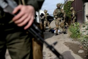 Военнослужащие