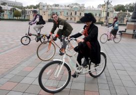 Участники осеннего "Ретро круиза"