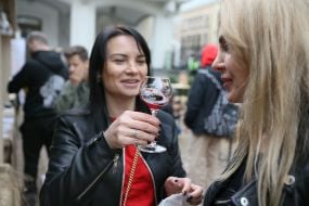 Праздник сыра и вина во Львове