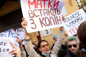 Participants of the action of solidarity with Polish women