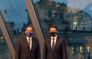 Дмитрий Разумков и Омид Нурипур