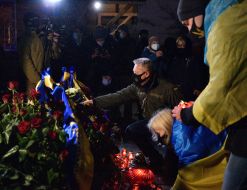 Honoring the memory of the Heroes of the Heavenly Hundred