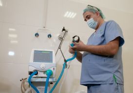 Physician near the oxygen concentrator