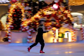 ROSHEN Winter Village